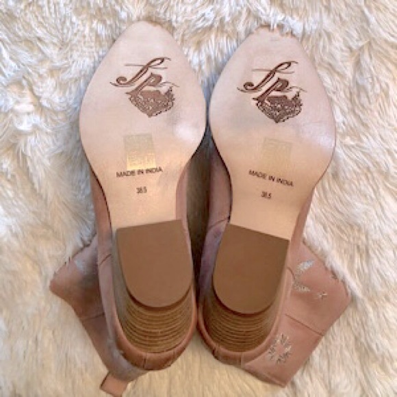 “NEW” Free People Bowers Embroidered Boot - Picture 11 of 13